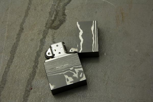 Zippo Damastfeuerzeug